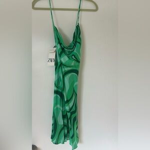 Zara The Safia dress in Vibrant Green Swirl